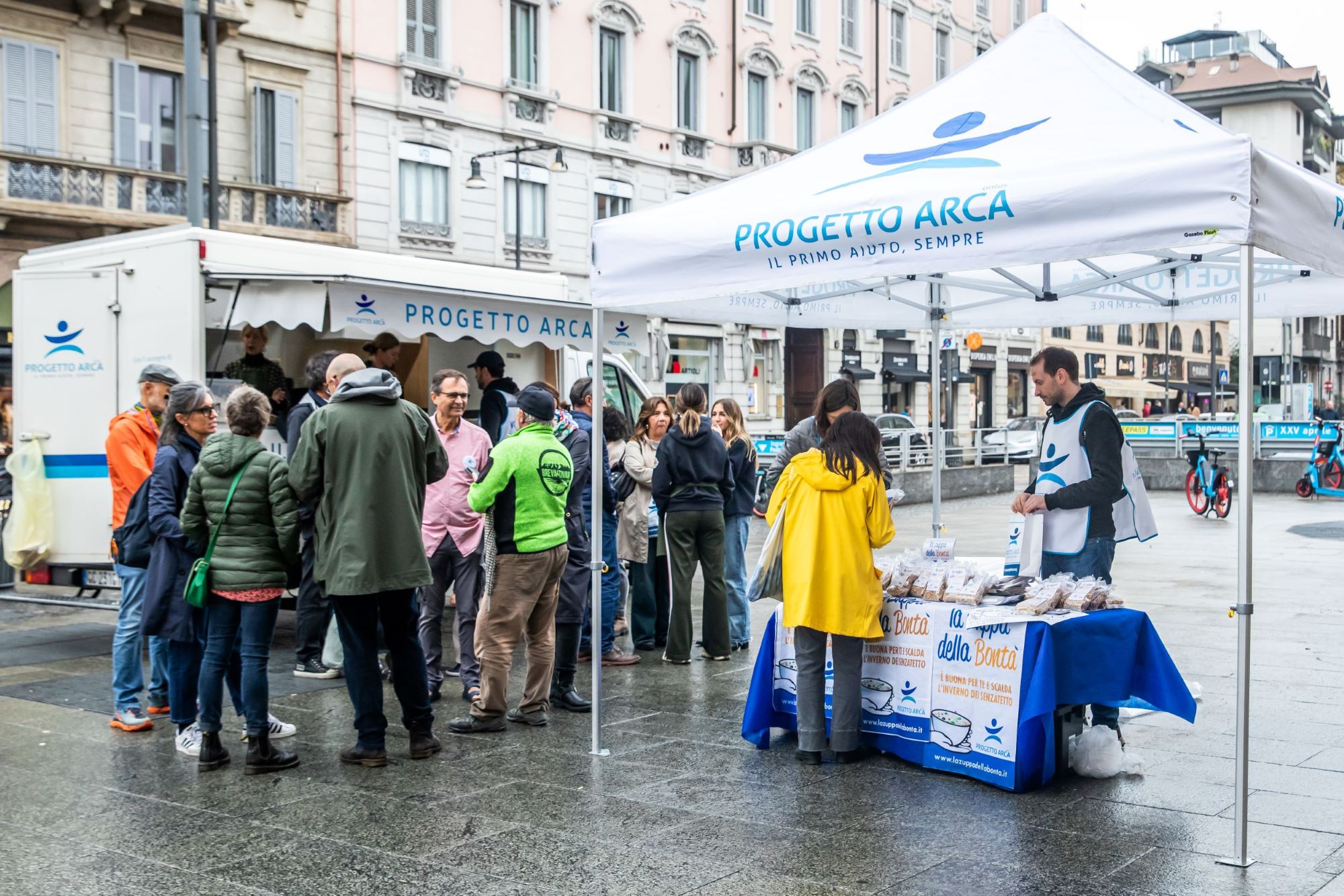 “La Zuppa della Bontà” arriva anche a Ragusa: Progetto Arca in piazza per offrire pasti caldi ai più fragili