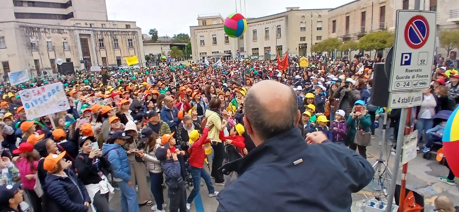 A Ragusa la gioia dei ragazzi e delle famiglie al Giubileo: il Vescovo La Placa, “Camminiamo insieme”