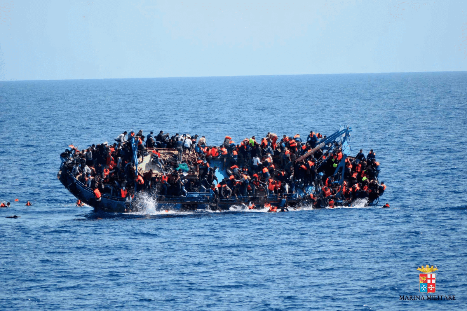 Sbarco a Pozzallo: uomo rianimato in banchina