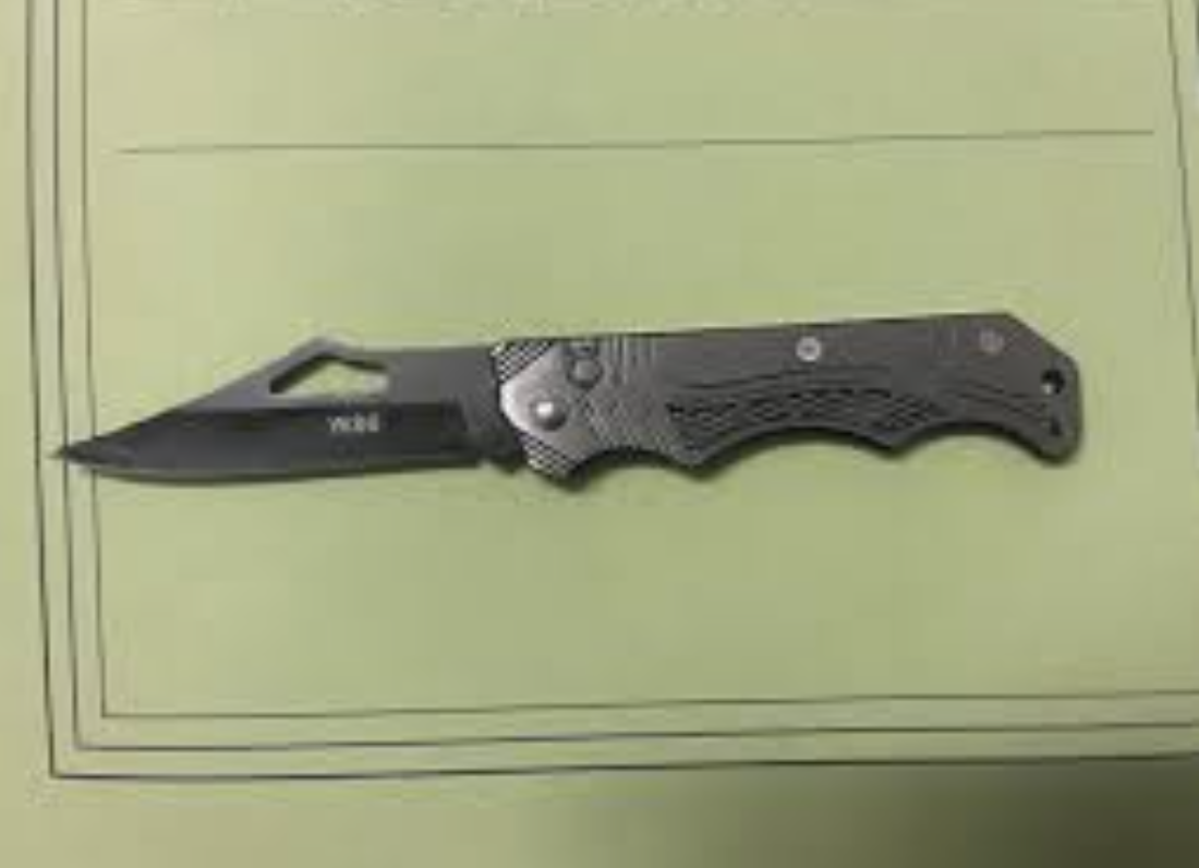 Coltello in tasca a soli 14 anni: paura a Comiso, denunciato un ragazzo