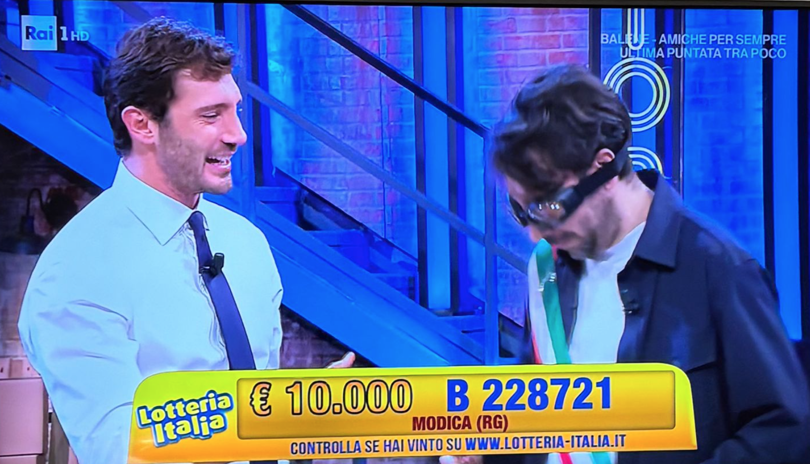Chi ha comprato il biglietto fortunato a Modica? 10.000 euro in diretta su Affari Tuoi
