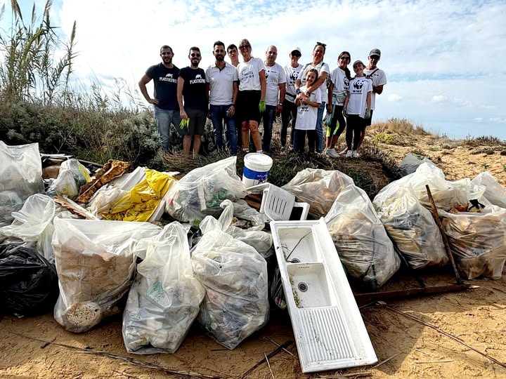 Plastic Free in azione: il pantano di Arizza torna a splendere grazie ai volontari