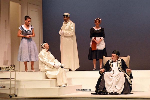 “Il malato immaginario” diretto da Salvo Ficarra al Teatro Naselli di Comiso
