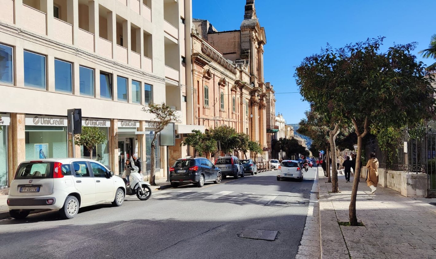 Tragedia in corso Italia: coppia di anziani investita, lui in gravi condizioni trasferito a Catania