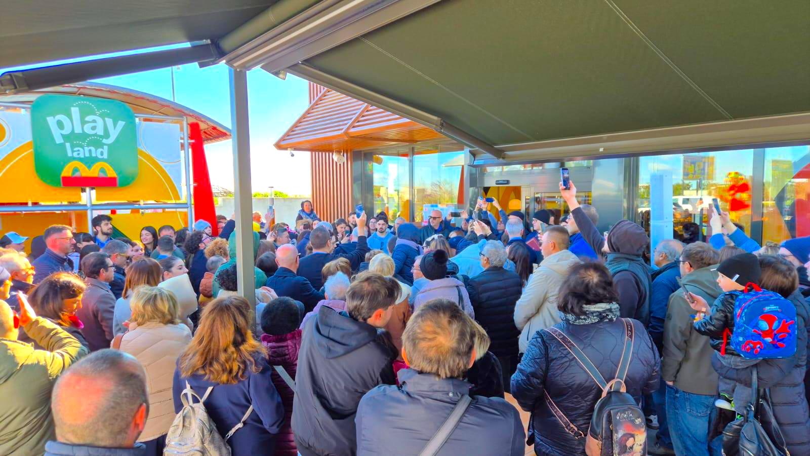 Grande festa per l’apertura del secondo McDonald’s a Ragusa. FOTO GALLERY