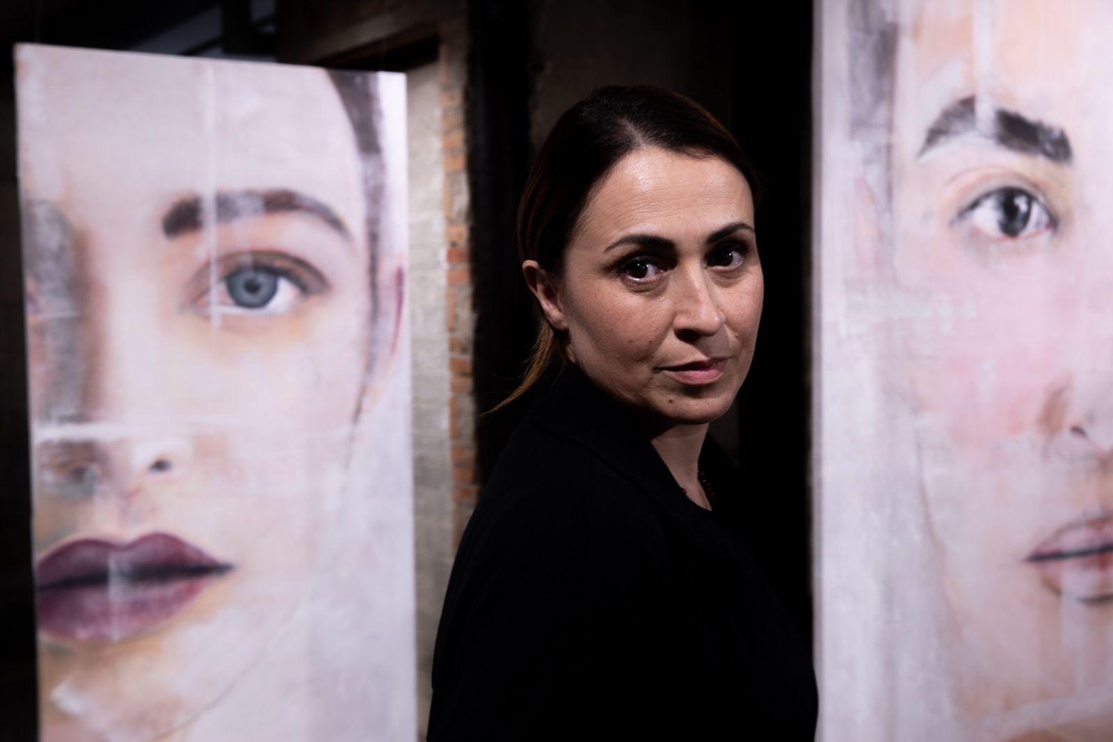 Corpi risonanti, memorie in luce. Ecco Khorós l’installazione immersiva di Ilde Barone