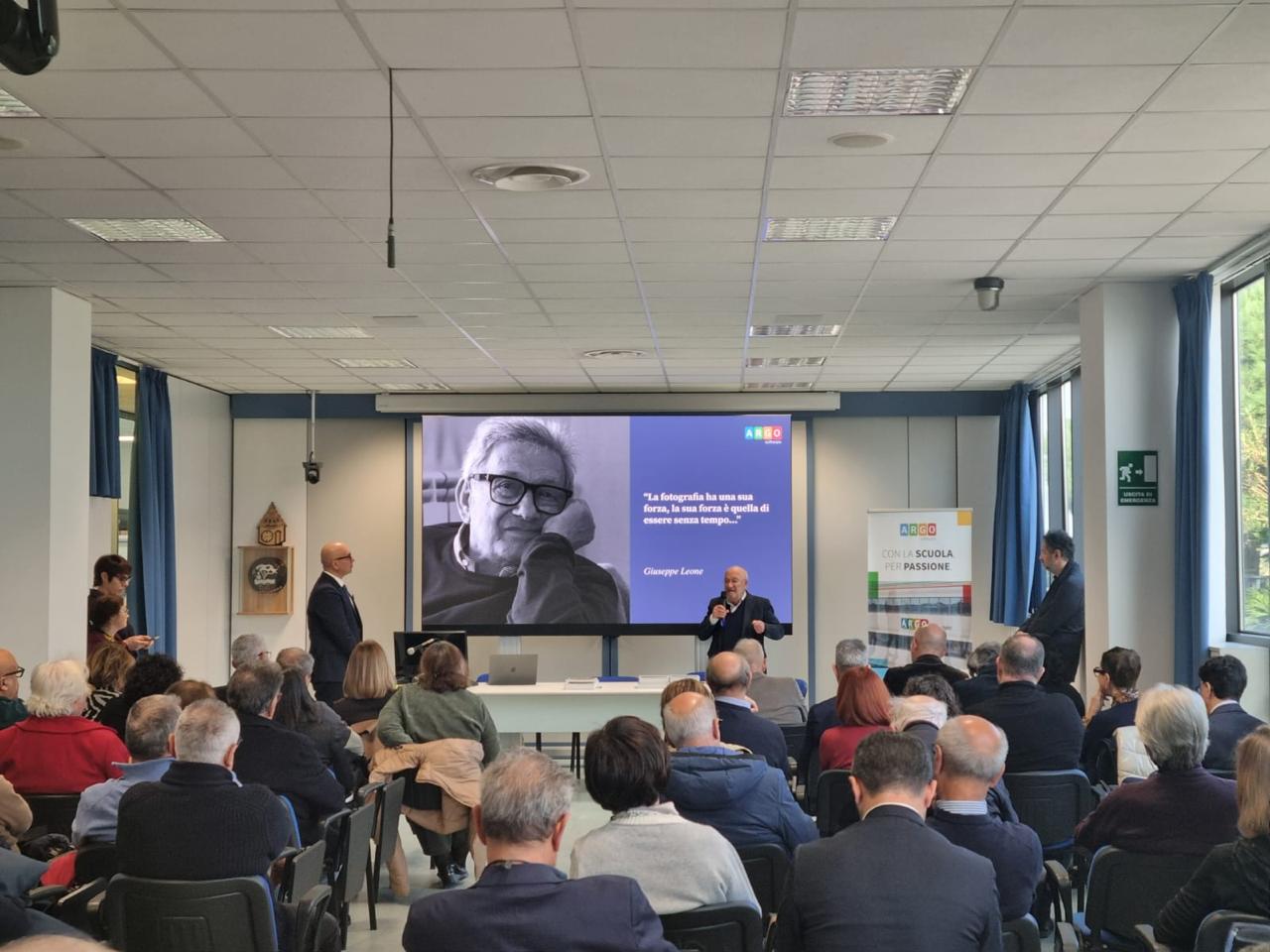 Nello sguardo dei bambini, la Sicilia che resta: presentato il libro postumo di Giuseppe Leone