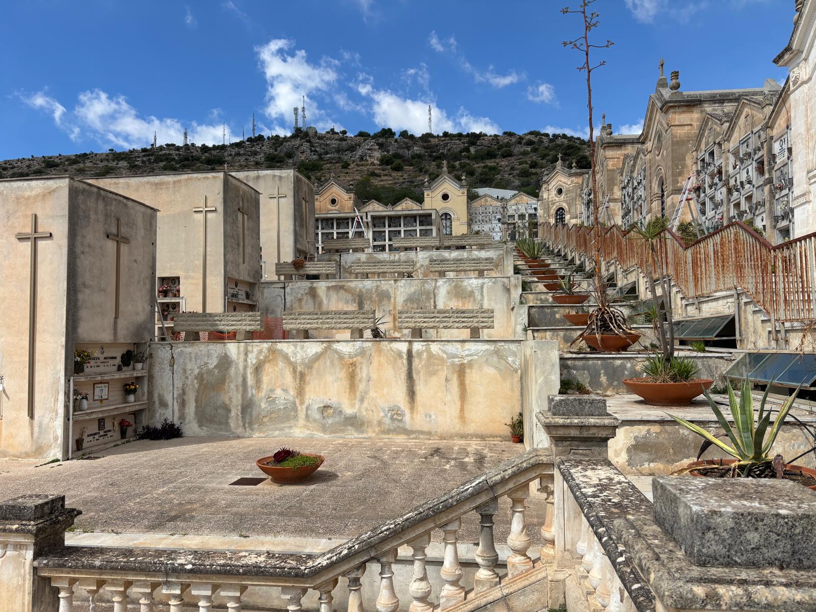 Cimitero di Scicli, via ai lavori nell’ala nord-est: fondi regionali per la sicurezza