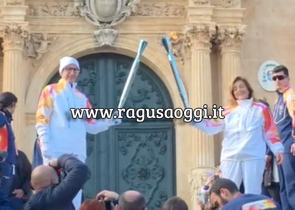 La fiamma olimpica è passata da Ragusa. Una grande emozione. VIDEO e FOTO