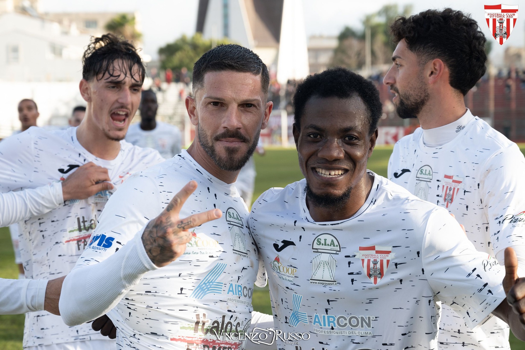 Il Vittoria batte l’Atletico Catania con tripletta di Russotto. La maglia 50 consegnata a Sonia Marinelli