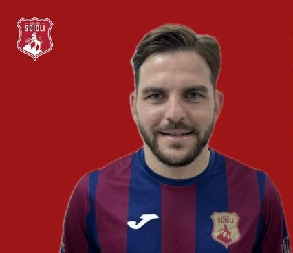 Nuovo attaccante in maglia cremisi. Arriva Leandro Di Rosa