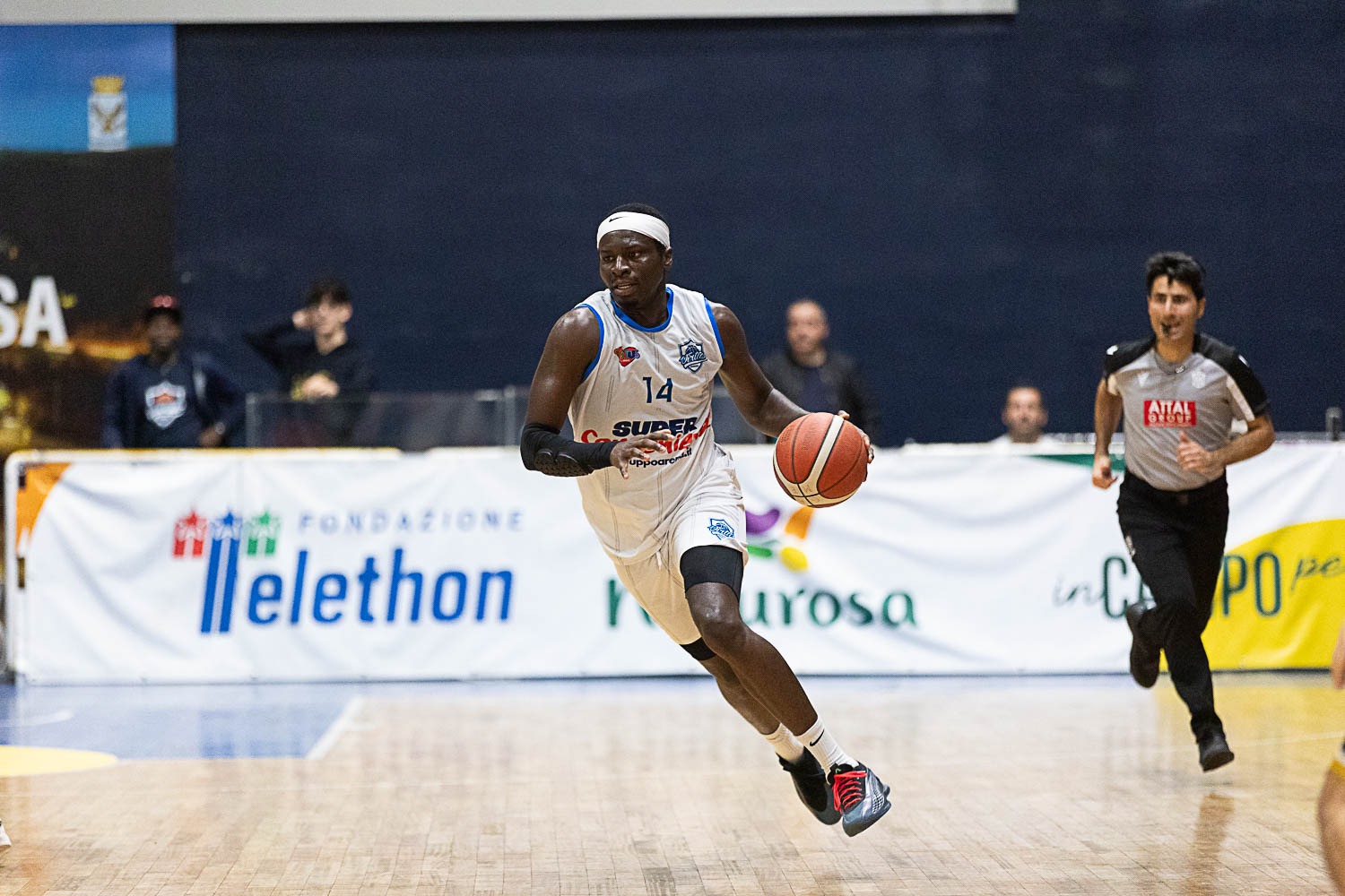 Virtus Ragusa, sospiro di sollievo per Adeola: esclusa la frattura, ora il recupero