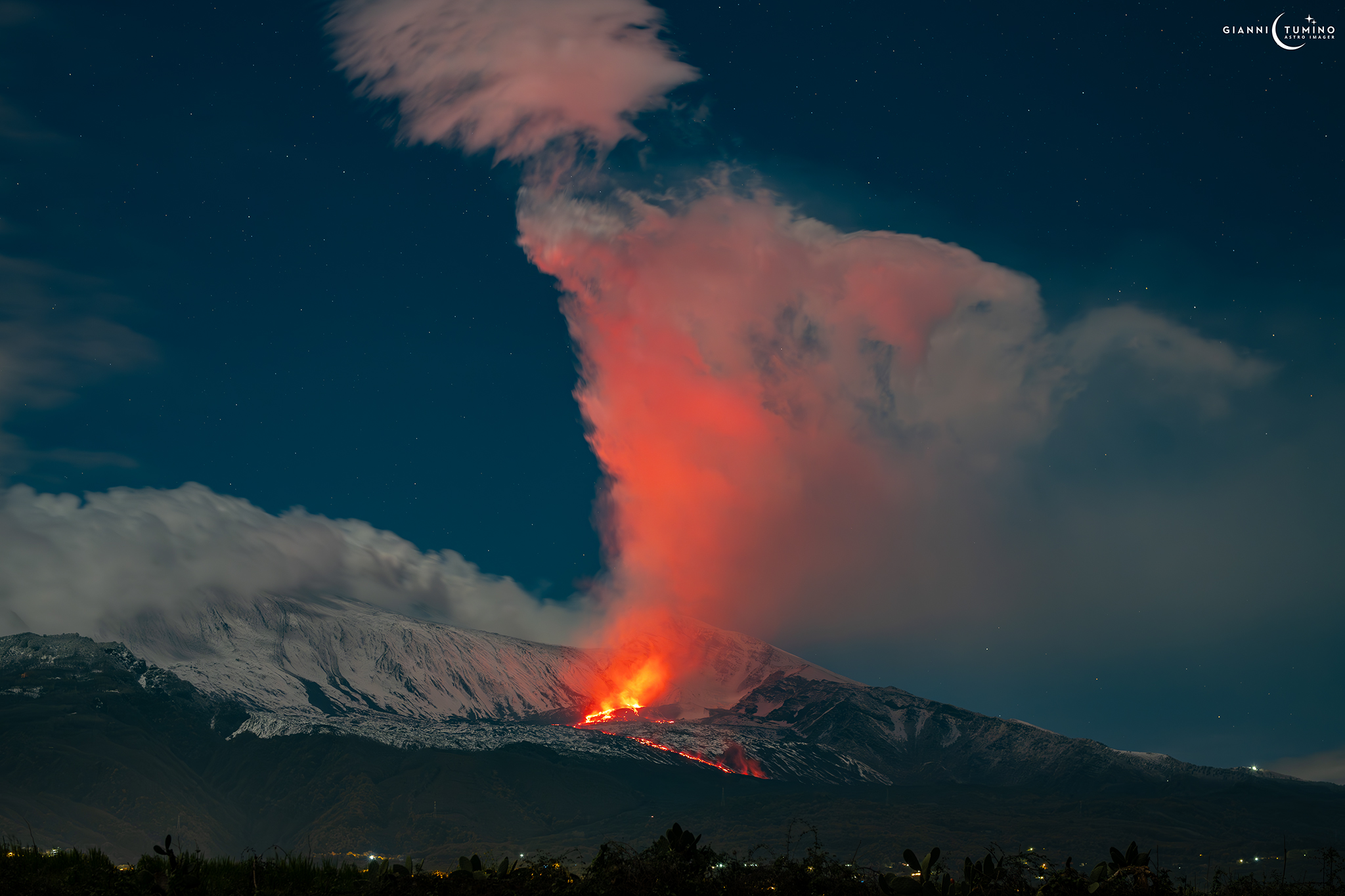 Si apre una nuova bocca eruttiva sull’Etna: voli dirottati a Palermo e Comiso. Ecco quali