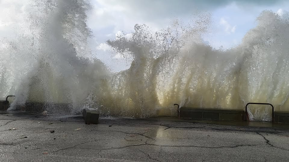 Donnalucata riparte: lungomare ripulito dopo il ciclone Harry. FOTO
