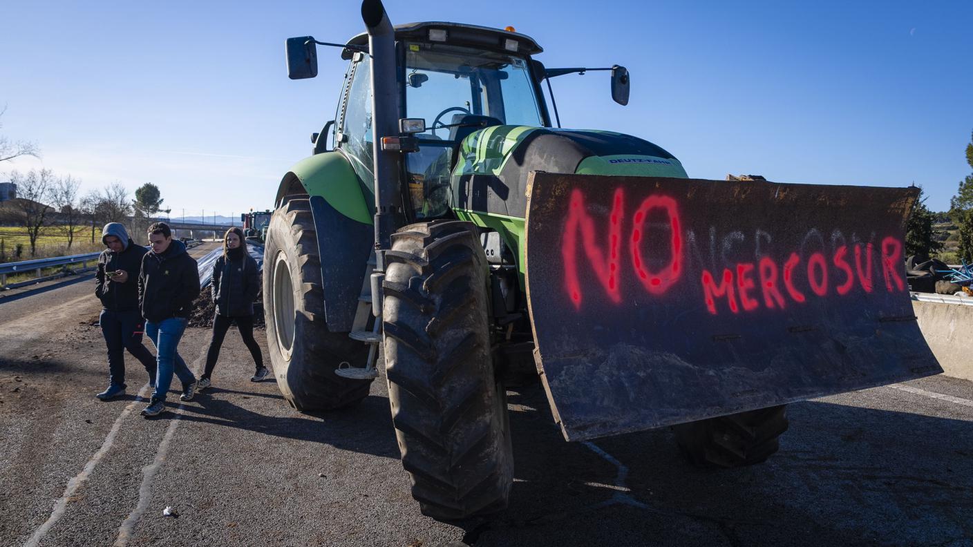 Agricoltori siciliani in piazza a Vittoria contro l’accordo UE-Mercosur