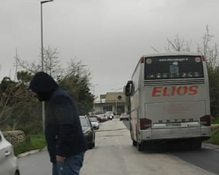 Caduto palo della luce in contrada Quartarella a Modica: traffico deviato