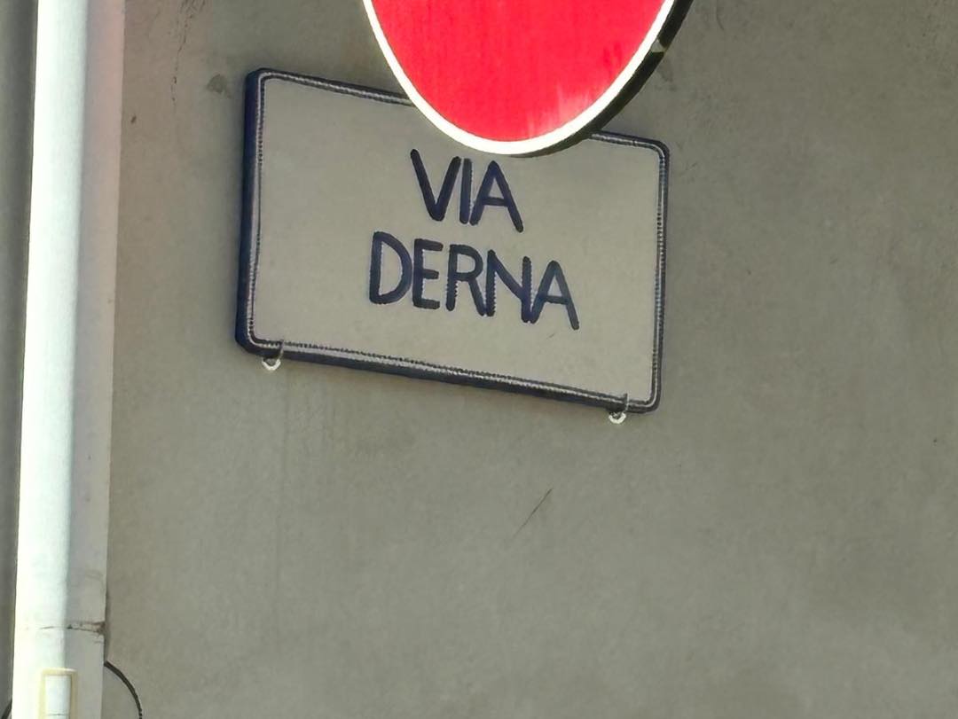 Vecchie buche e nuove targhe. Le strade di Scicli ai “raggi x”