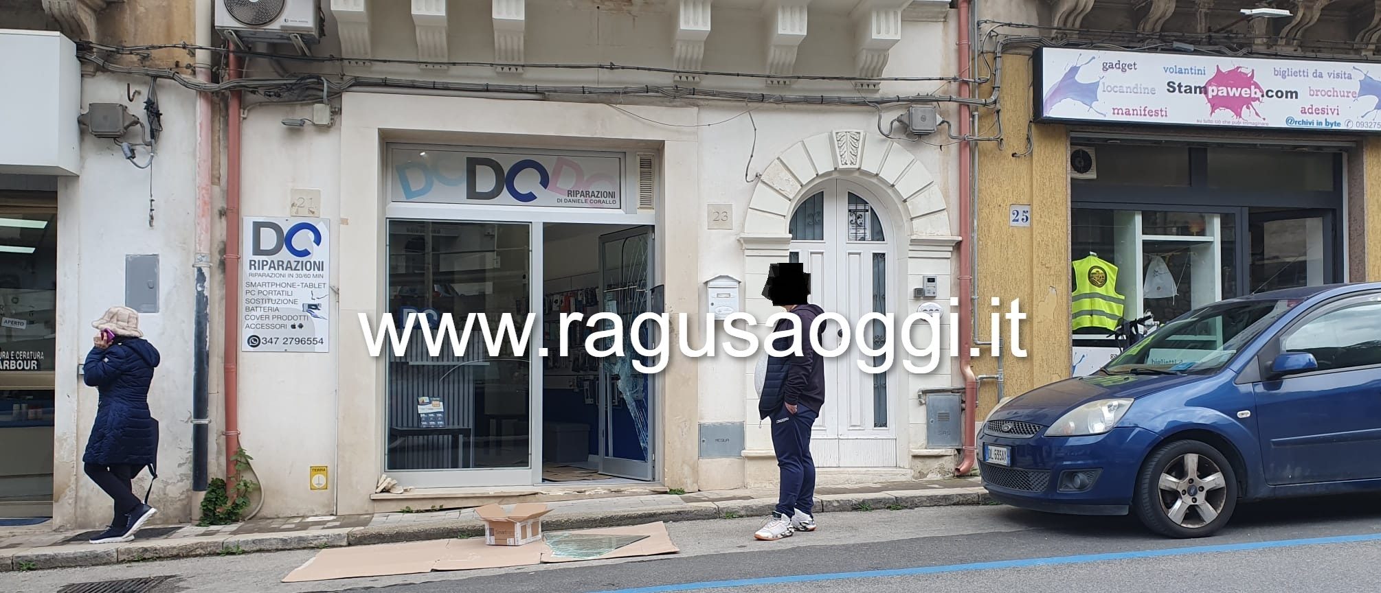 Atto vandalico o tentato furto con spaccata? Nel mirino negozio di telefonia in via Tirella a Modica