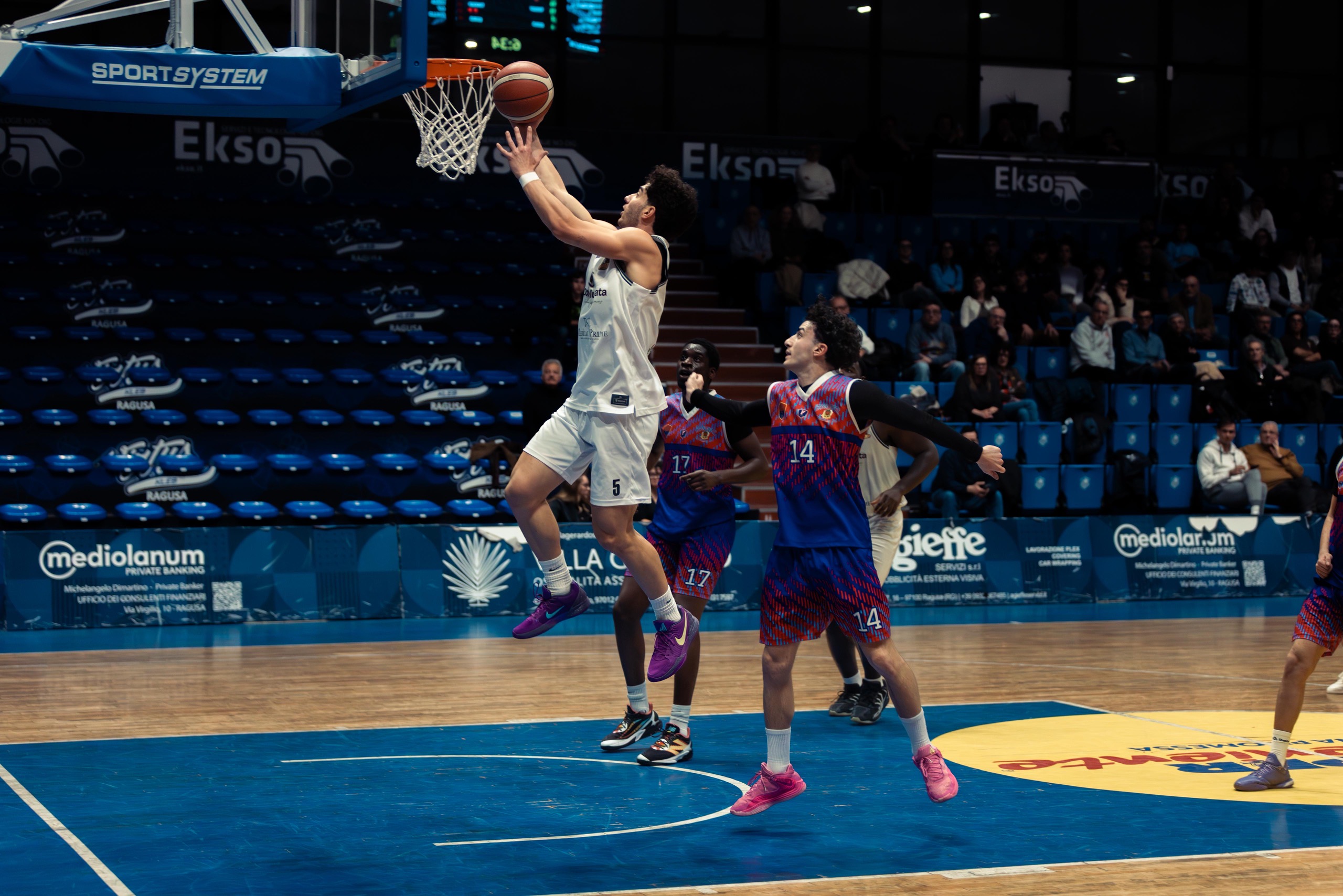 Meerkat Scicli domina e vince 97-76: Burt e Goi trascinano la squadra verso i playout