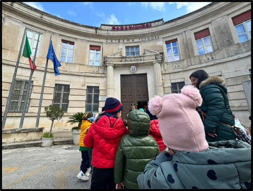 Legalità spiegata ai più piccoli: i bimbi incontrano i Carabinieri
