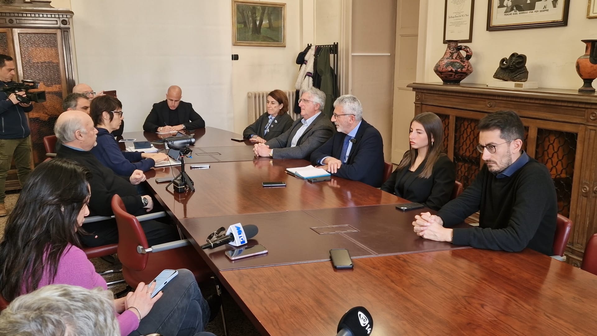 Castello Donnafugata aperto con ordini di servizio: il Comune corre ai ripari dopo stop volontari. Cassì: “Nessun sfruttamento”. Tramonta il partenariato, si punta su appalto e controlli