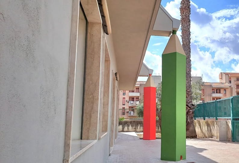 Furti e atti vandalici nella scuola materna San Biagio a Comiso. Il comune rafforzerà la vigilanza