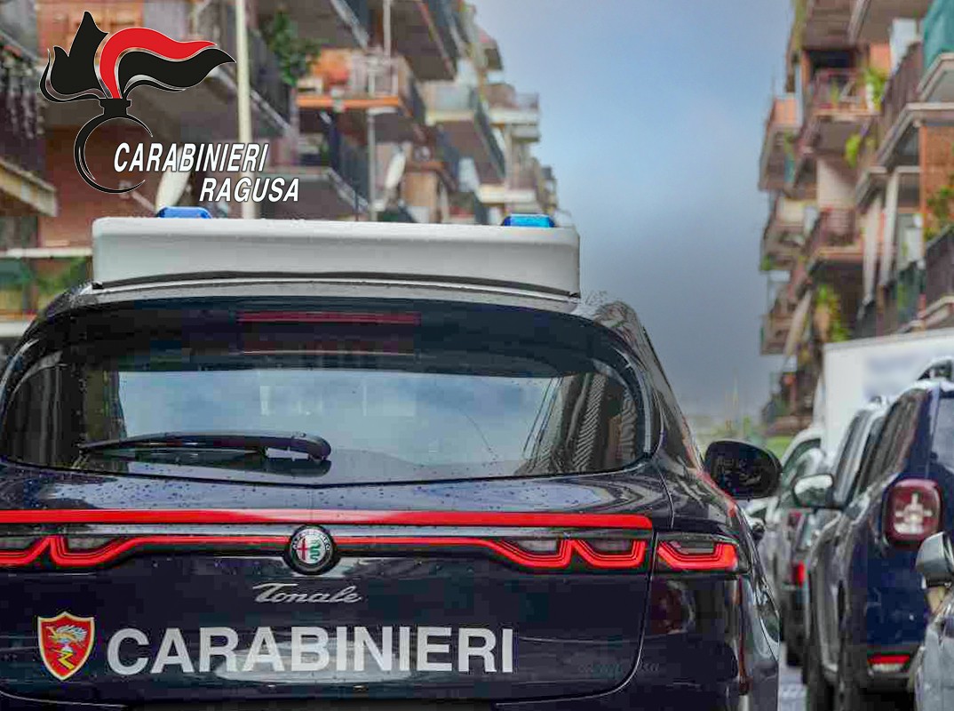 Sangue e bottiglie rotte in piazza Battisti a Pozzallo: i carabinieri indagano su quanto accaduto