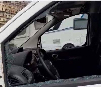 Modica: vile attacco al pulmino di Casa Don Puglisi. La solidarietà del Vescovo Salvatore Rumeo