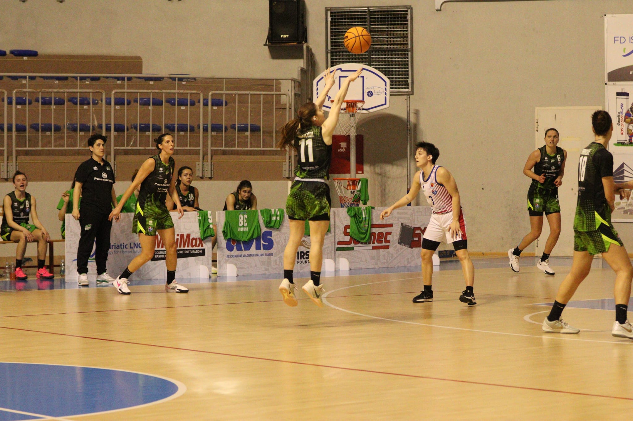 Passalacqua corsara a Rovigo, super prestazione per Moriconi e Johnson