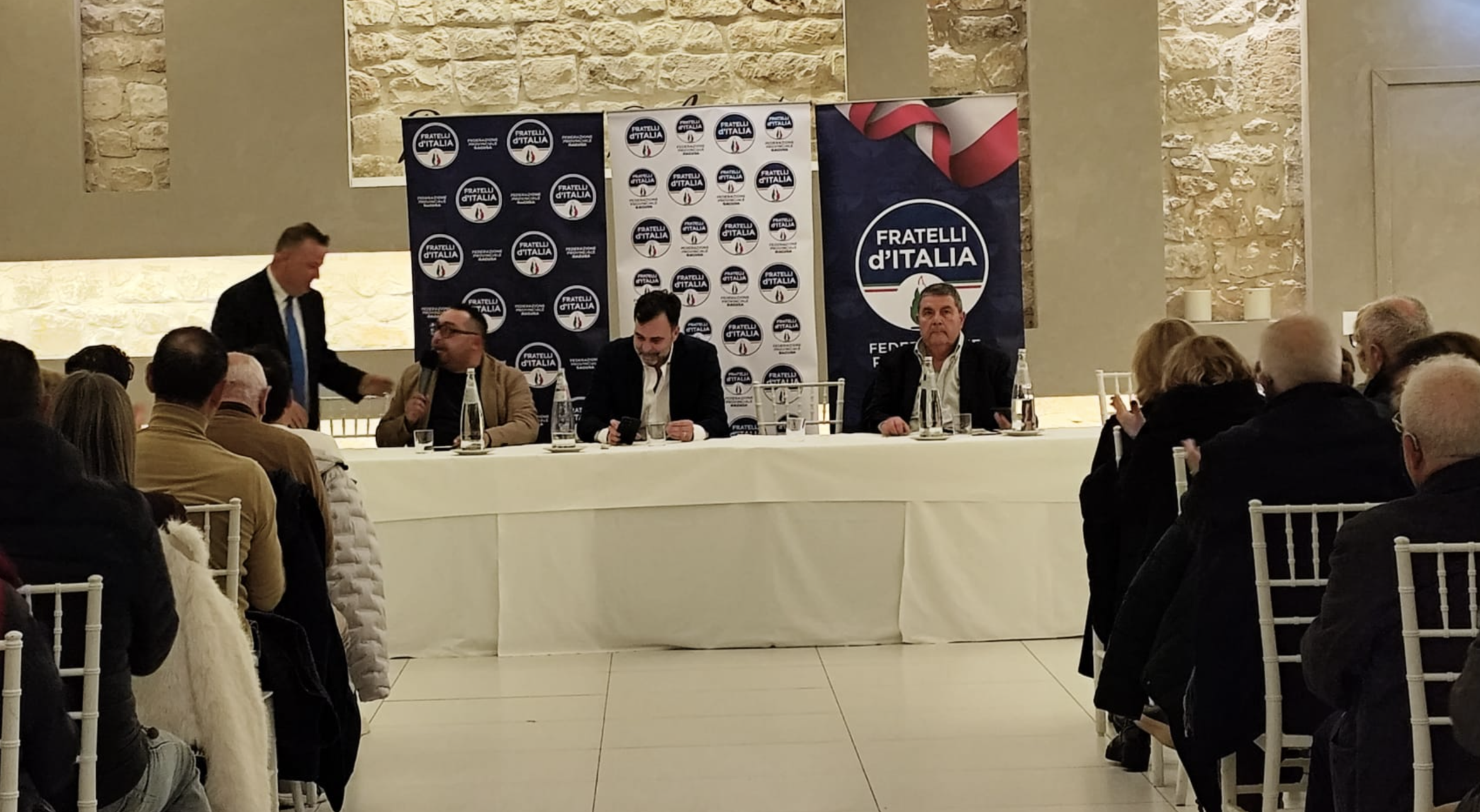 Ispica 2026: Angelo Galifi si candida mentre Innocenzo Leontini si ritira. Centrodestra in frantumi, Centrosinistra al palo
