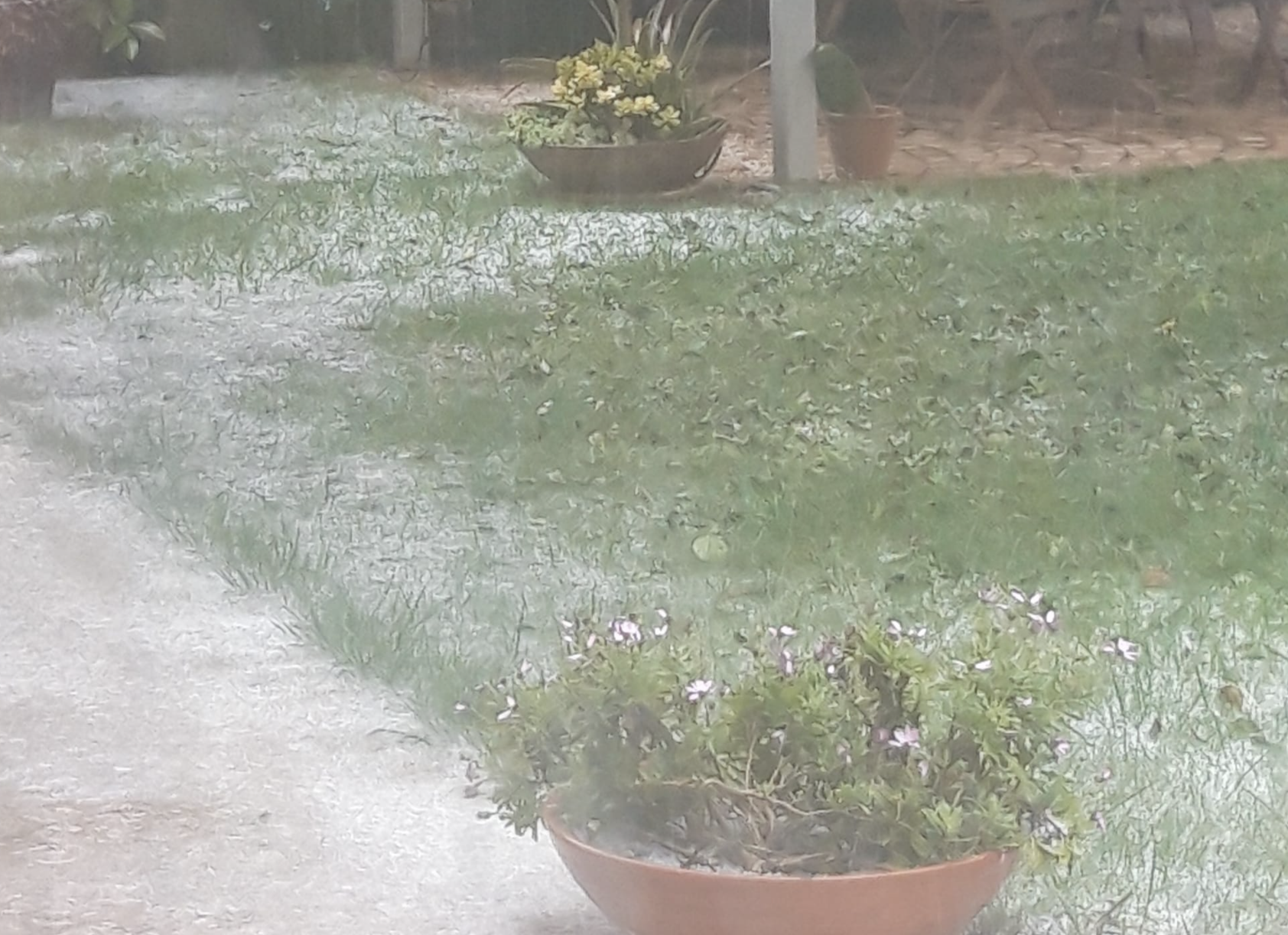 Primavera? No, grandine come a dicembre. Colpo di coda dell’inverno. Ecco le previsioni meteo