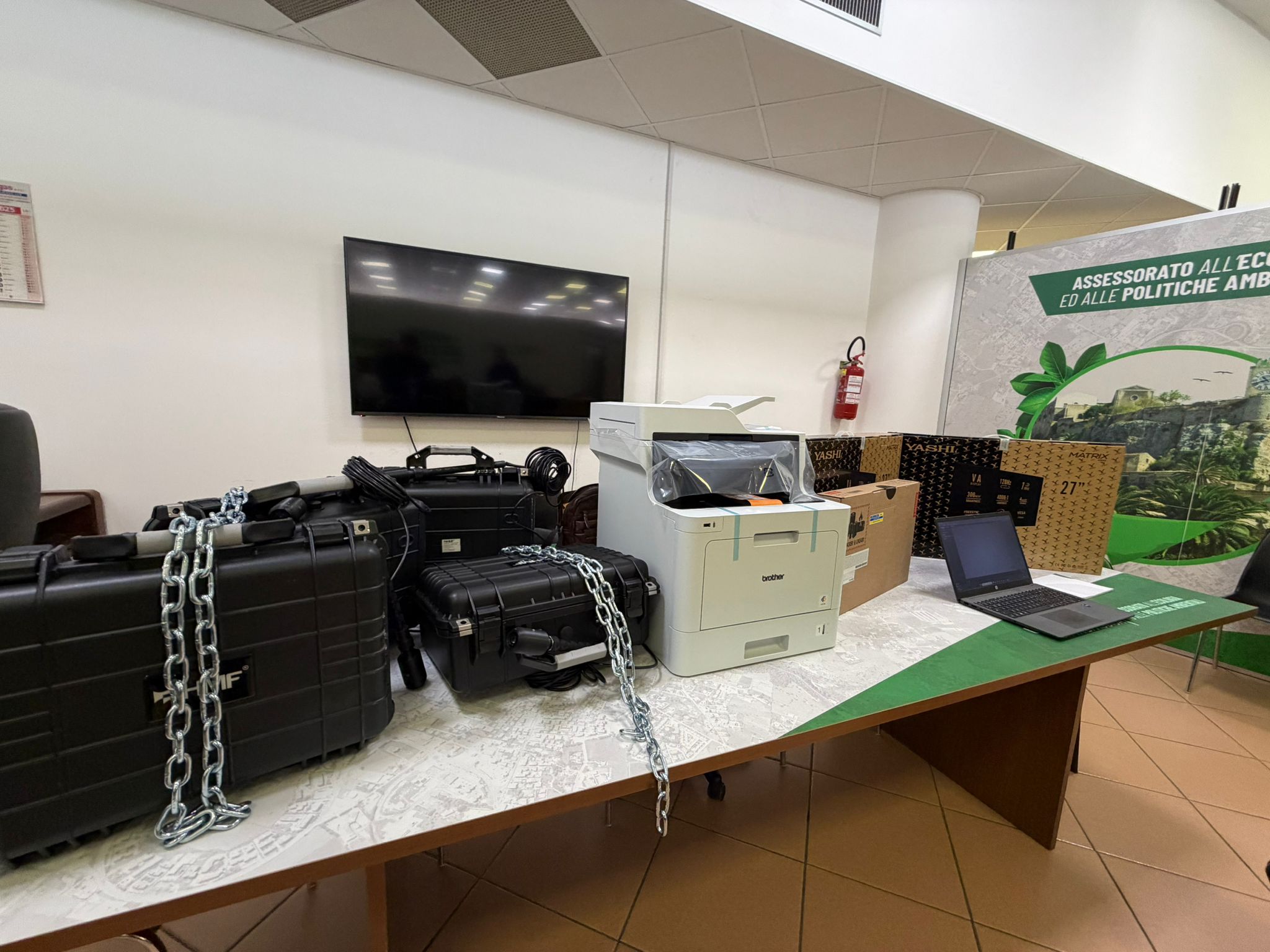 E’ caccia agli sporcaccioni a Modica: il Comune investe 45 mila euro in nuove telecamere mobili