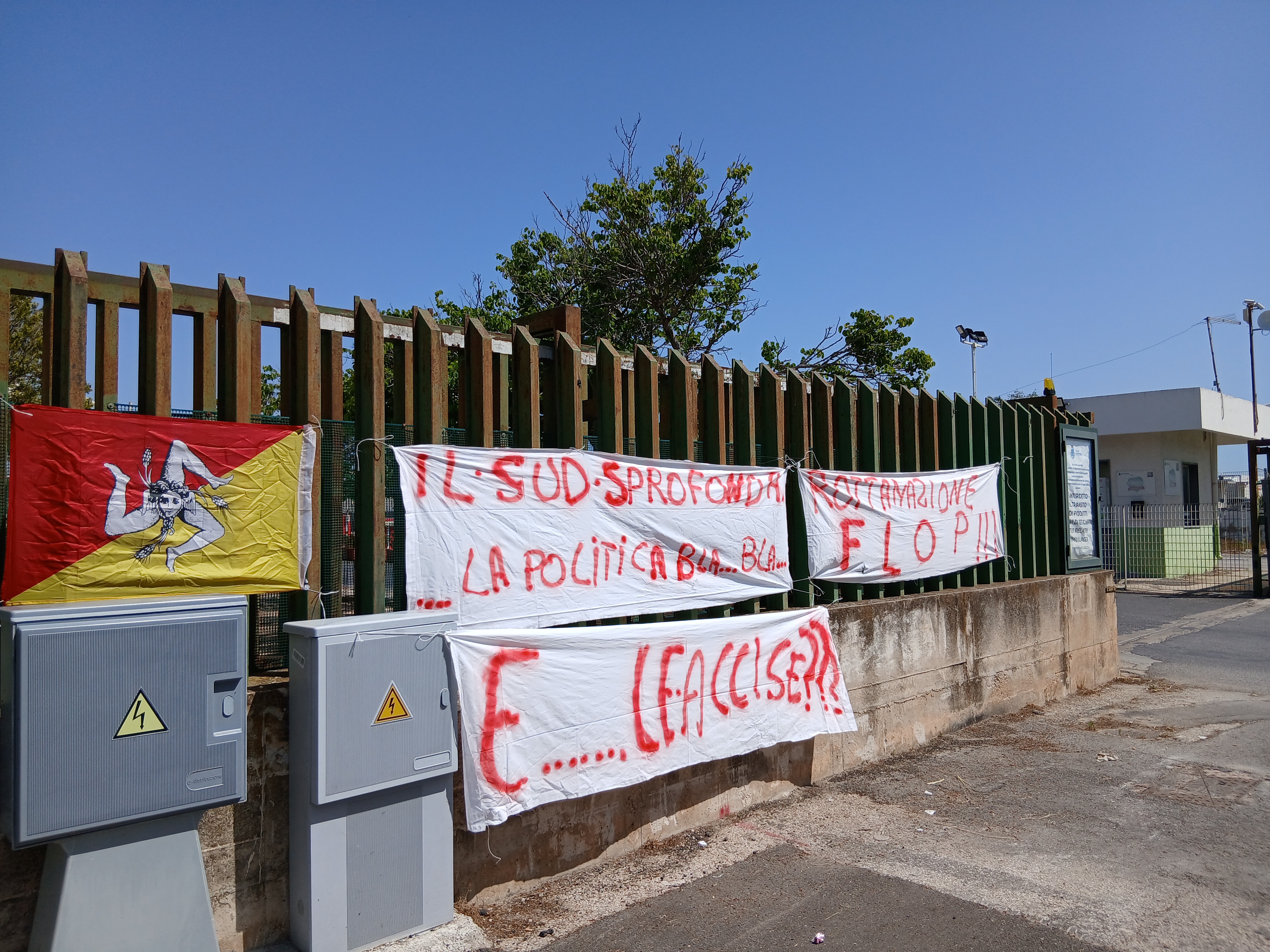 Caro carburante e cartelle esattoriali: esplode la rabbia degli agricoltori. Protesta al mercato di Vittoria
