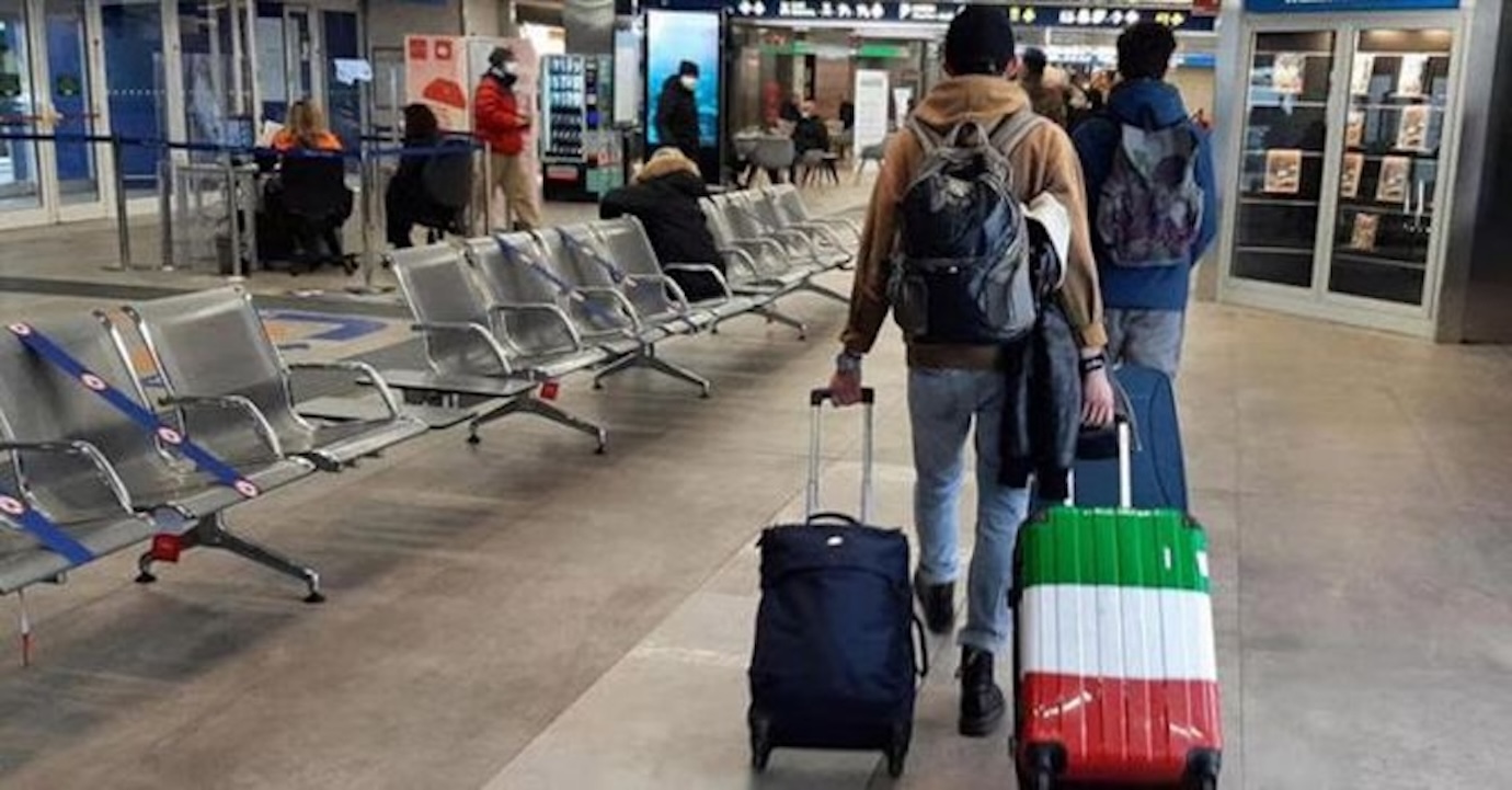 Restare in Sicilia non è più un sogno: nasce l’alleanza che vuole fermare la fuga dei talenti. E parla anche ragusano