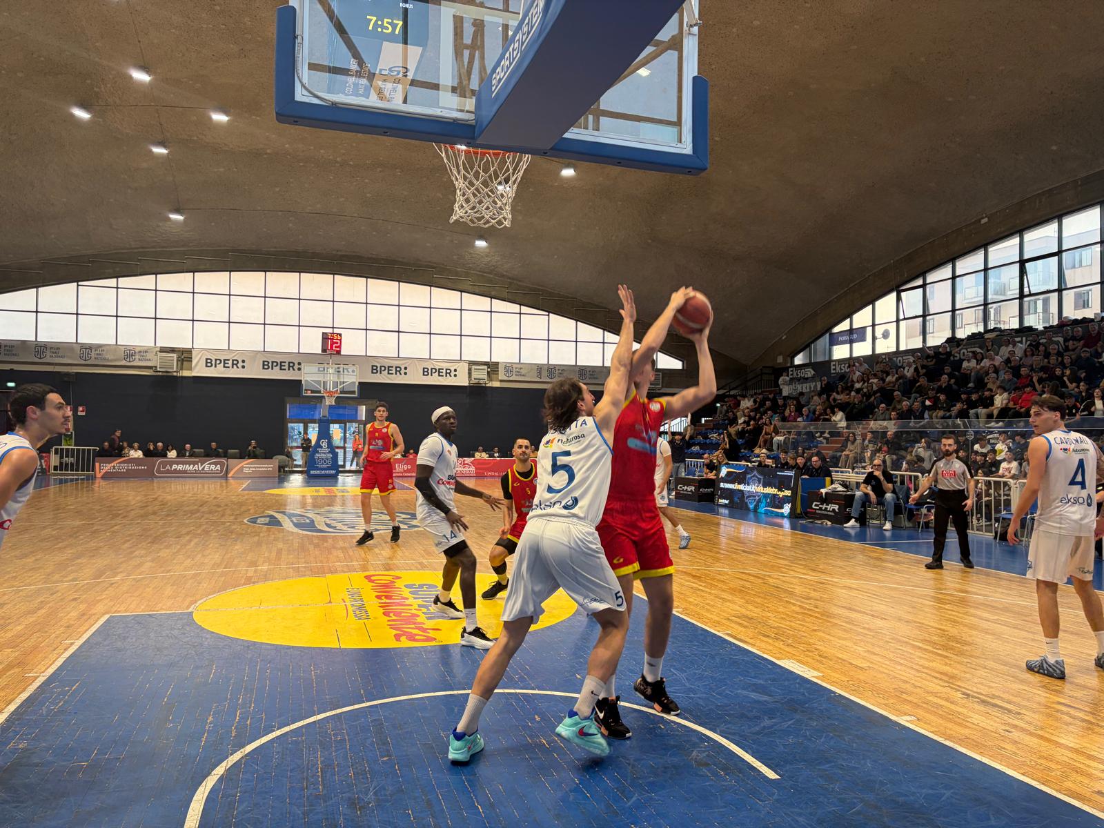 La Virtus Ragusa è più forte delle avversità: finale di rabbia, battuta Messina (81-64)