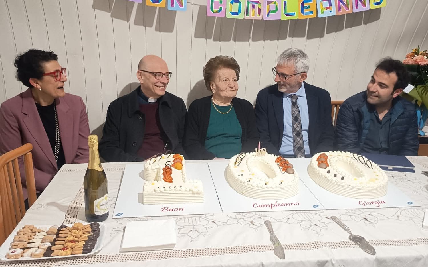 Ragusa in festa: la signora Giorgia Massari spegne 100 candeline