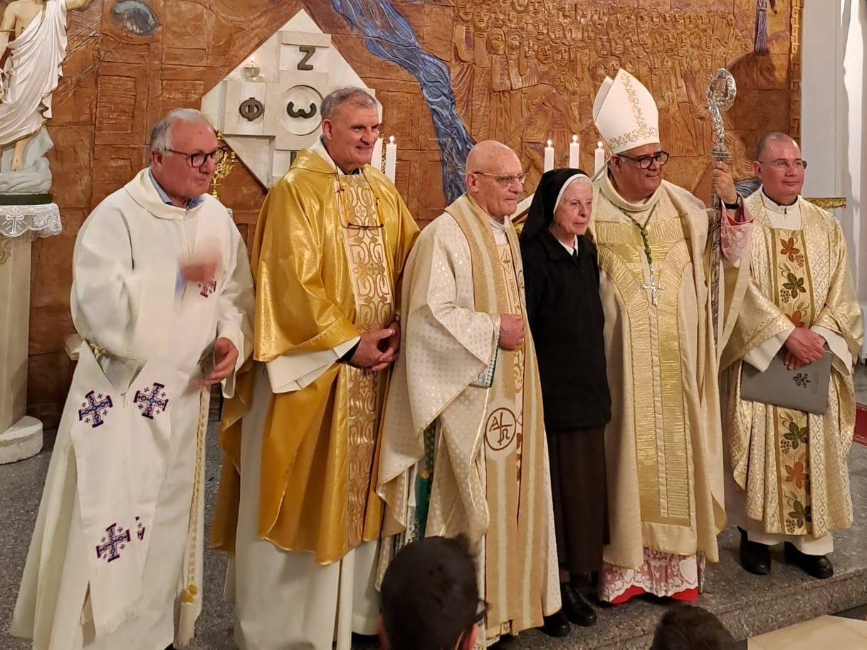 Modica festeggia don Mario Martorina: 50 anni di sacerdozio tra fede, cultura e impegno per la Terra Santa