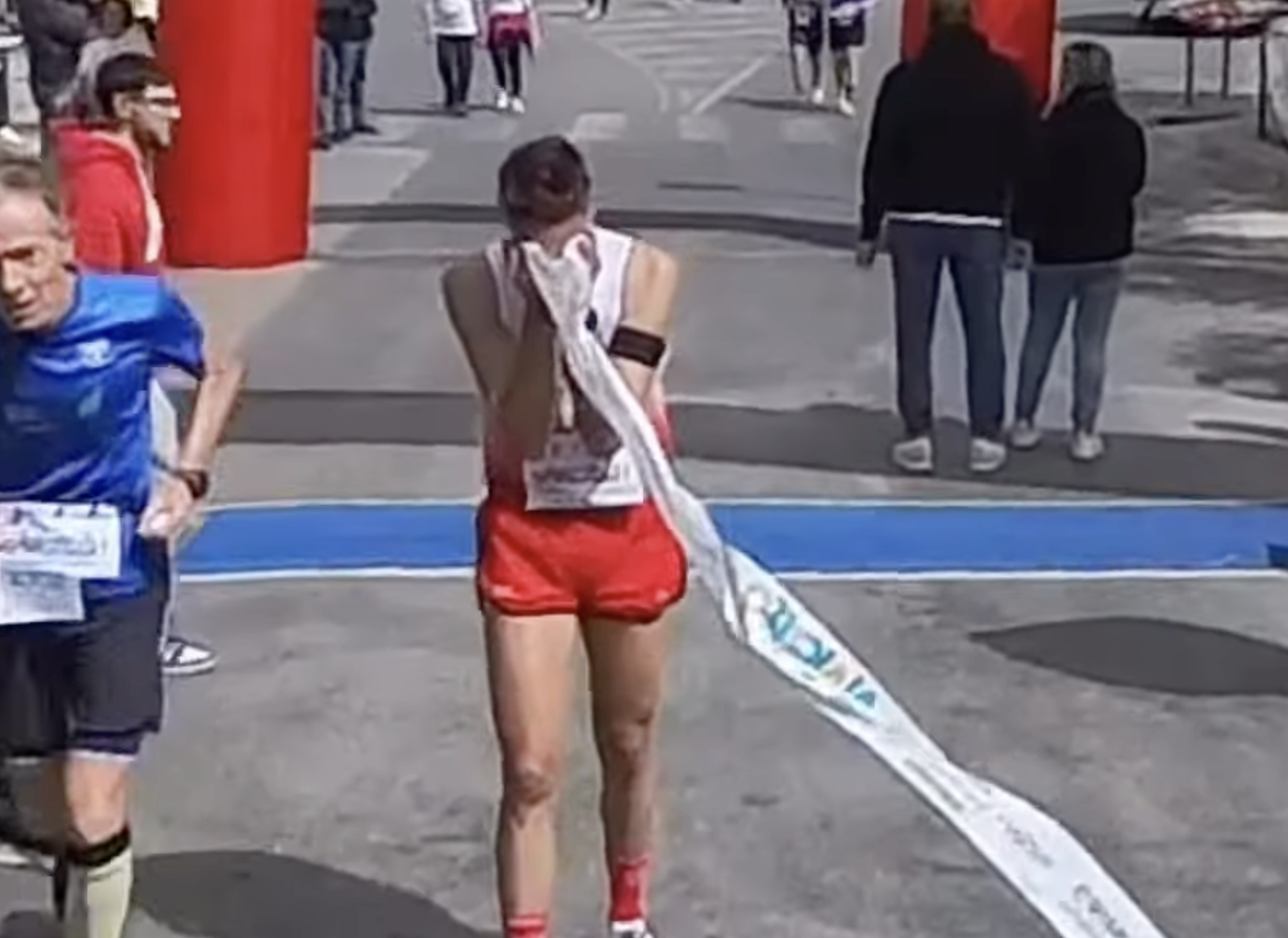 Vivicittà Ragusa 2026, il traguardo che emoziona: Salvo Greco in lacrime conquista la città
