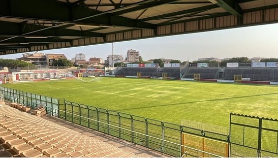 Lo stadio di Vittoria avrà le torri faro, ma Aiello fa rinviare la consegna dei lavori e la Dc protesta