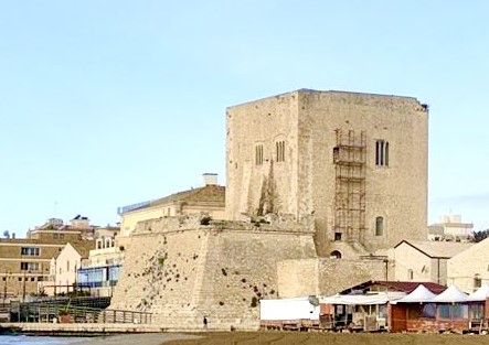 Dopo lo stop riparte il restauro della Torre Cabrera a Pozzallo