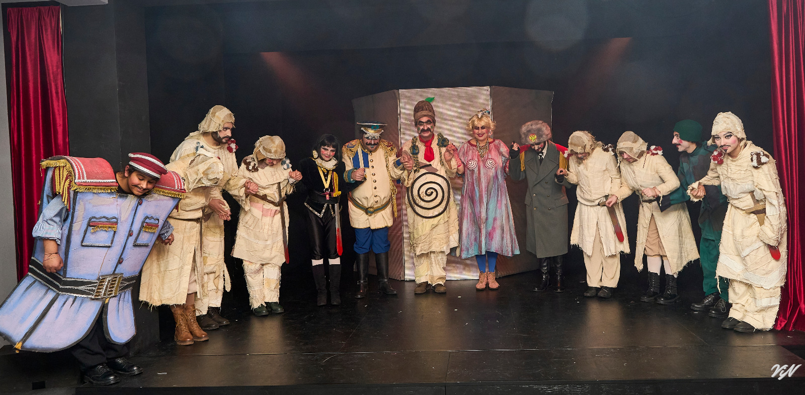 “Ubu Re” conquista Ragusa: alla Maison GoDoT torna il capolavoro grottesco di Alfred Jarry