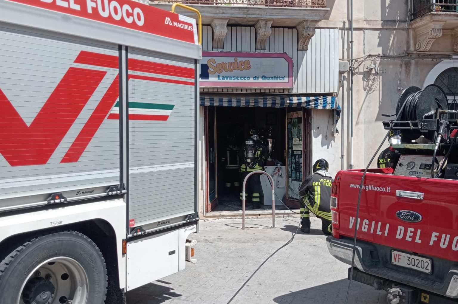A Scicli si surriscalda una lavatrice: Vigili del Fuoco in una lavanderia