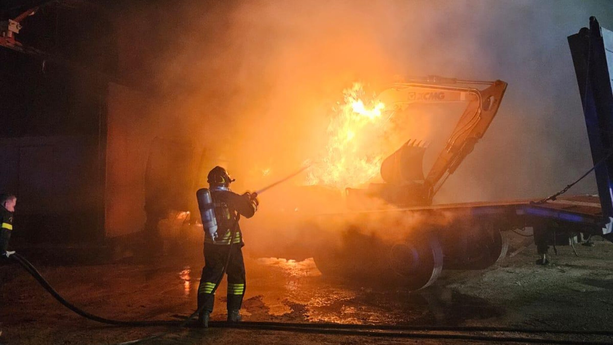 Acate, operaio gravemente ustionato e danni ai mezzi aziendali; in Appello confermata condanna per 54enne di Niscemi che innescò le fiamme