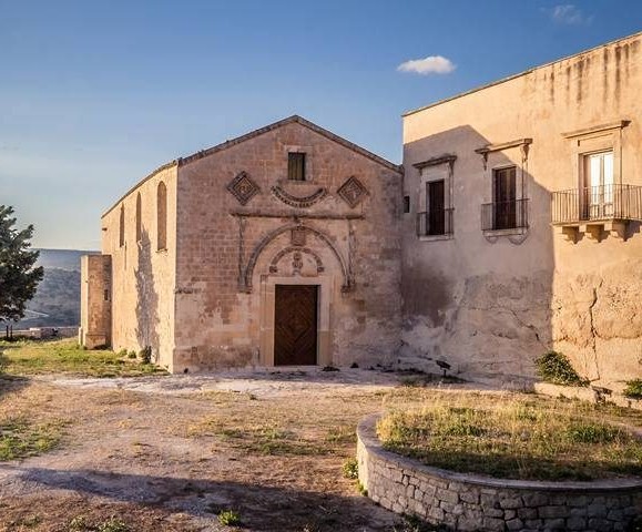 Chiusura temporanea dell’ex convento della Croce a Scicli. Si ripristina la strada di accesso