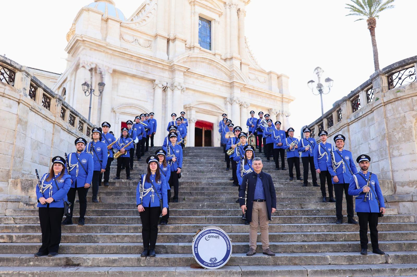 Comiso capitale della musica bandistica: quattro bande siciliane invadono il centro storico