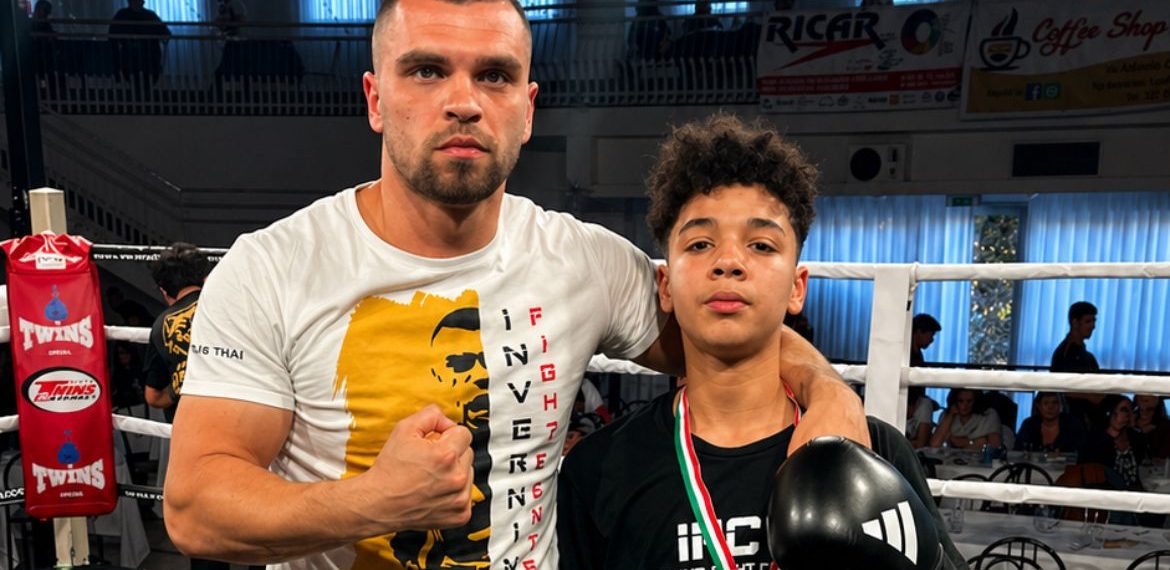 Jalil Chaouch domina il ring: vittoria da applausi nel Super Fight K-1 Light