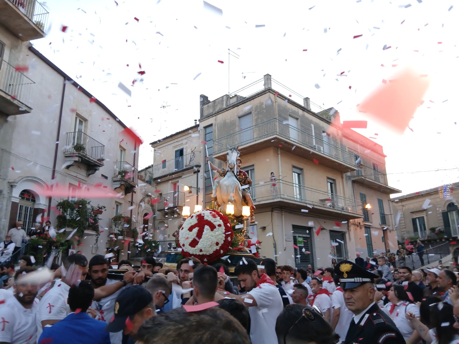 Ragusa celebra San Giorgio: una festa da record tra devozione e spettacolo