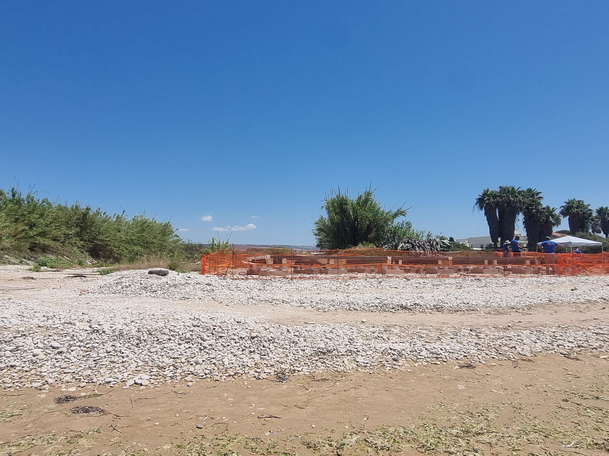 Lo chalet non si ferma: a Playa Grande i lavori vanno oltre il 31 agosto