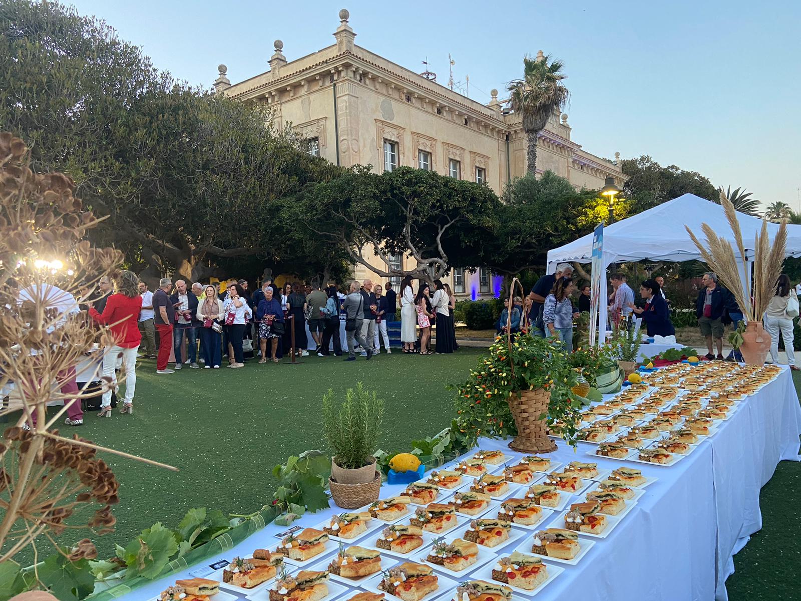 Calici dei Cabrera, A…mare il vino. L’evento torna a Pozzallo