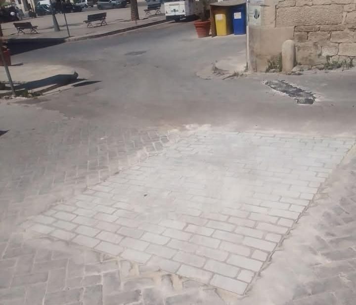 Una pezza al rattoppo: dopo le polemiche sul “quadrato” presso la piazza a Modica, si corre ai ripari